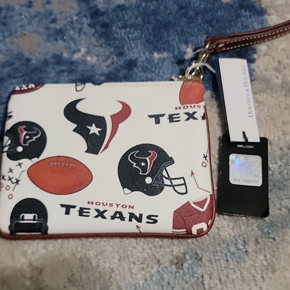 Dooney & Bourke - Picture 3 of 5